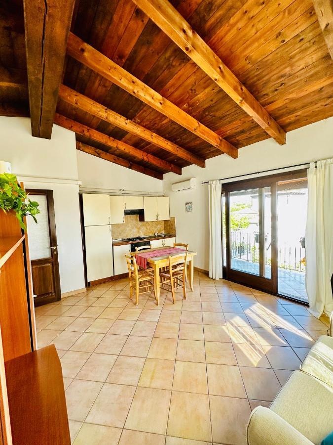 אולביה Villa Antonella Apartments מראה חיצוני תמונה